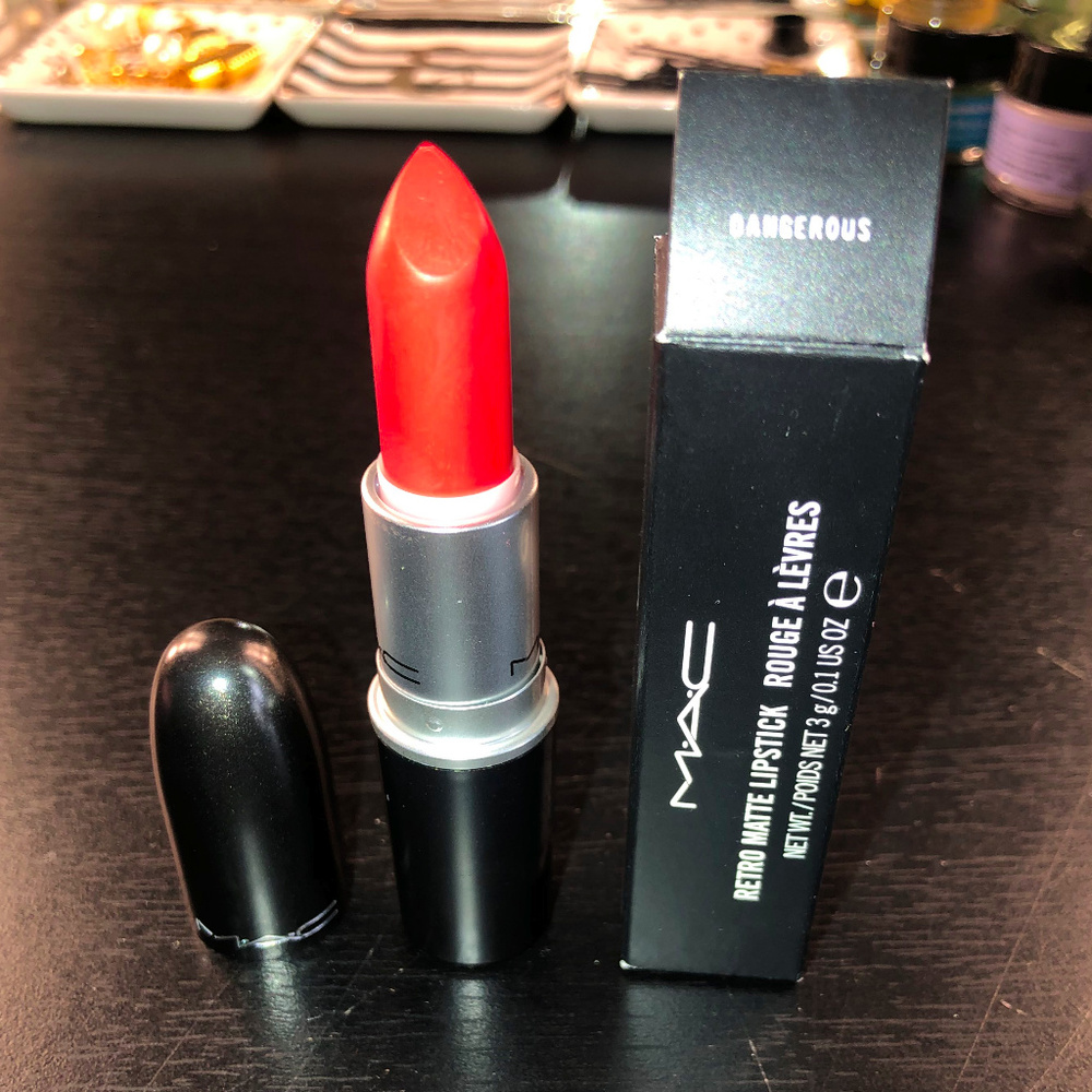 MAC Cosmetics Retro Matte DANGEROUS Lipstick